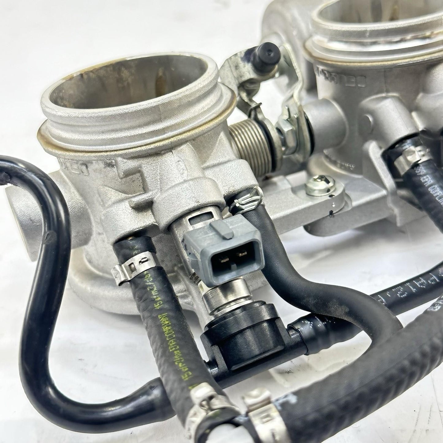2021 - 2026 APRILIA RS 660 THROTTLE BODY FUEL INJECTORS LINES TUBES STOCK
