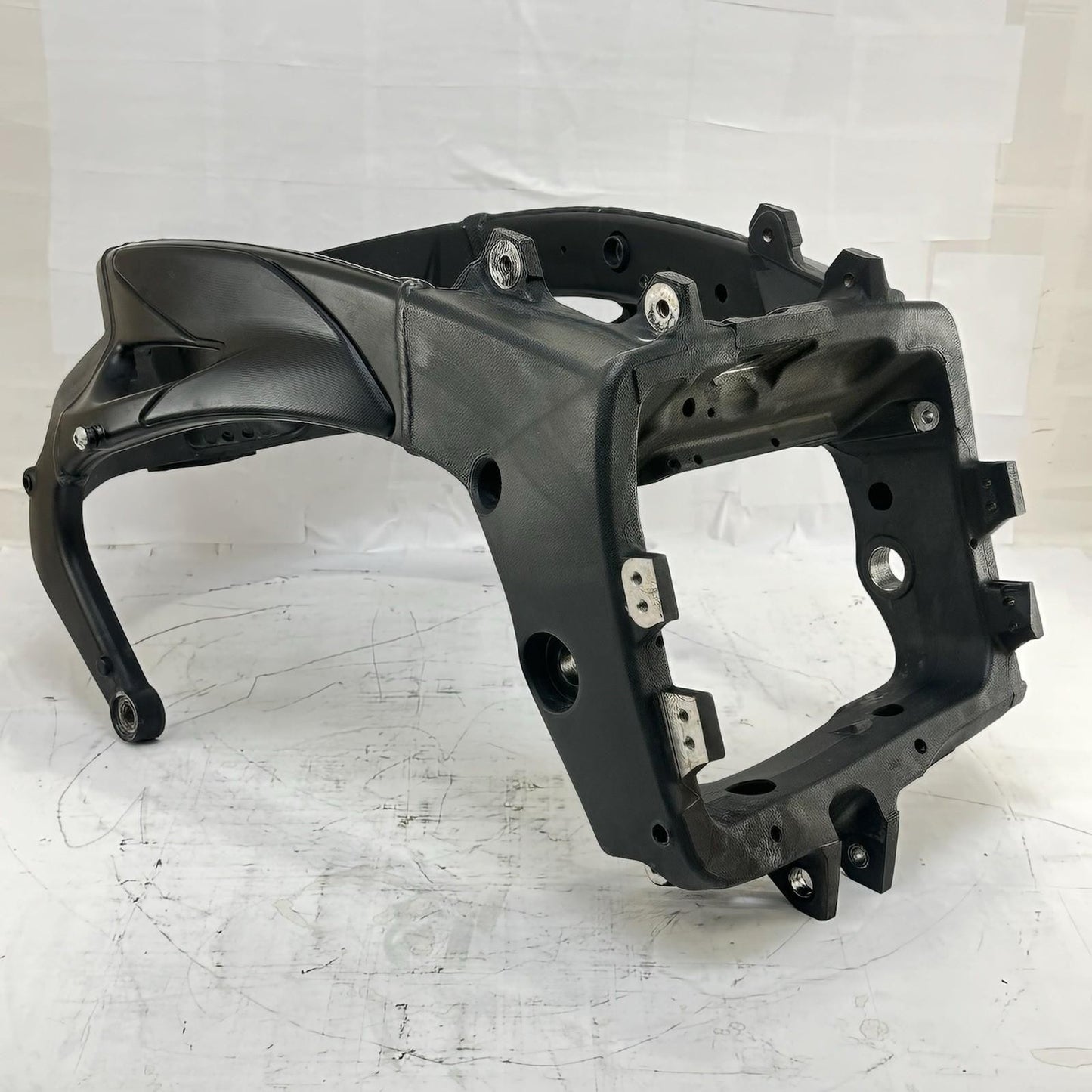 2009 - 2011 YAMAHA YZF R1 MAIN FRAME BODY CHASSIS BLACK STOCK