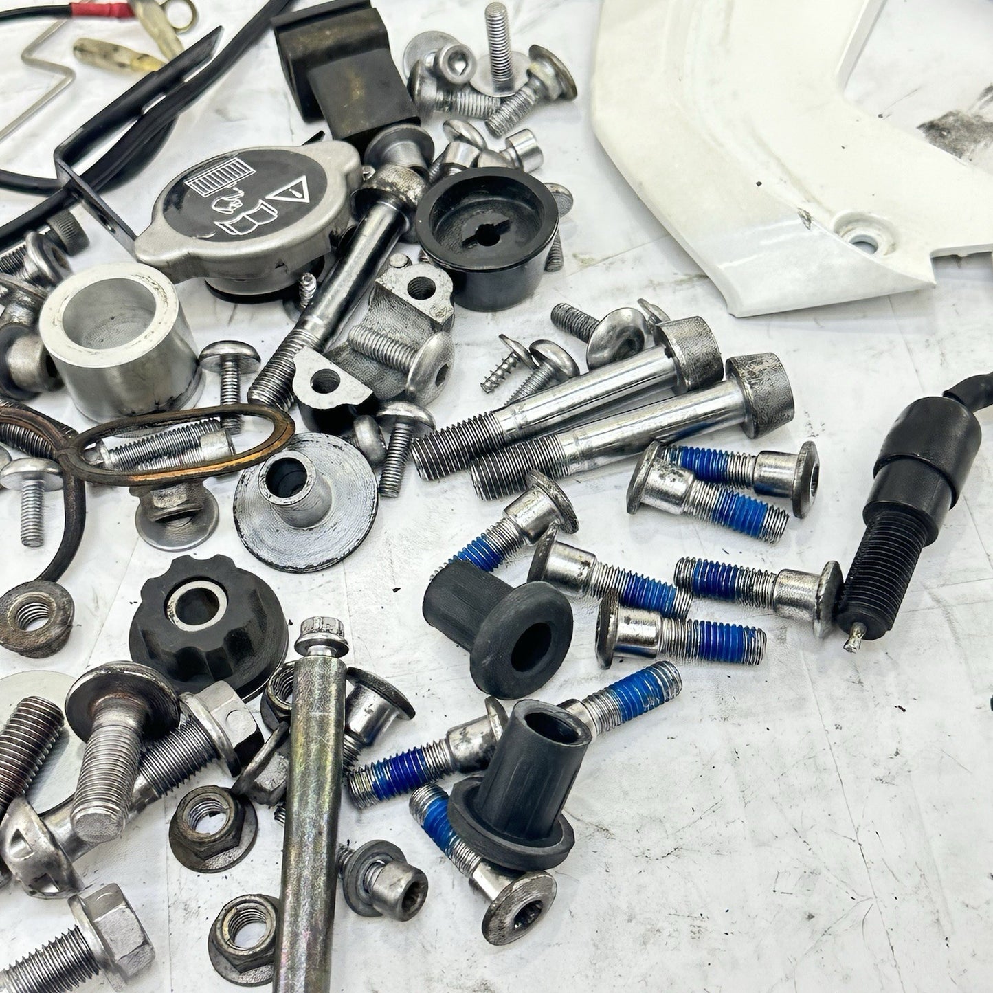 2013 - 2017 TRIUMPH DAYTONA 675R BOLTS NUTS SCREWS HARDWARE MOUNT MISC PARTS