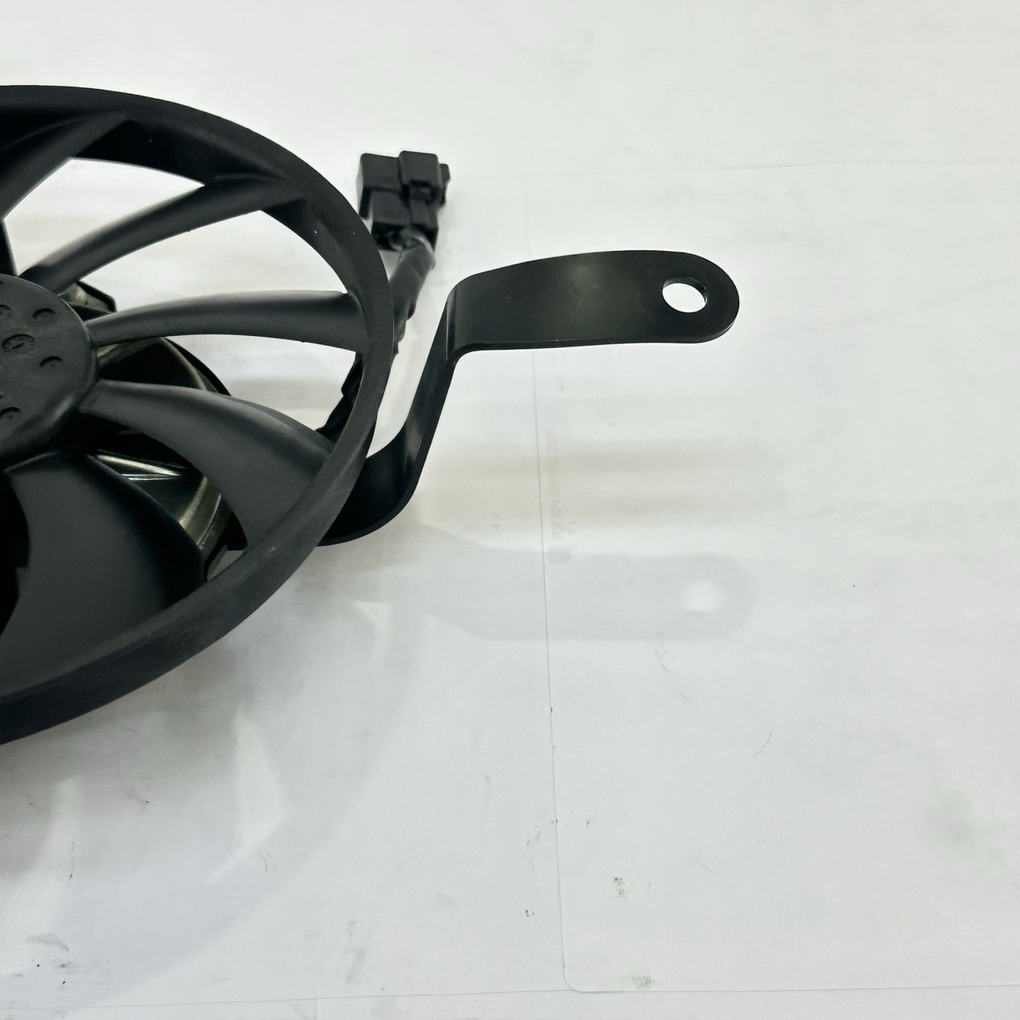 2013 - 2017 TRIUMPH DAYTONA 675R RADIATOR FAN ENGINE MOTOR COOLER BOLTS