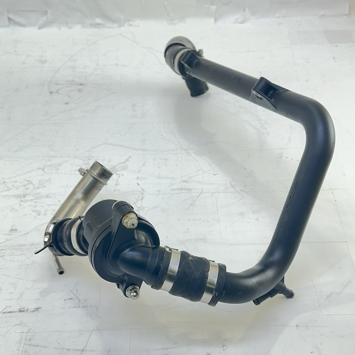 2009 - 2014 YAMAHA YZF R1 RADIATOR HOSE PIPE LINE THERMOSTAT ENGINE COOLING