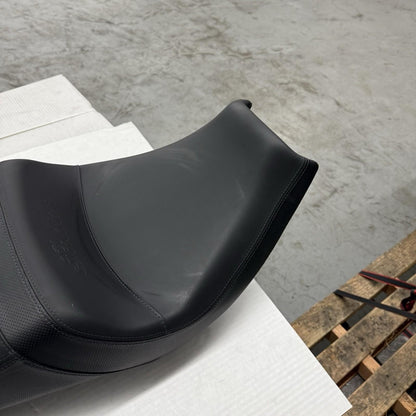 2022 INDIAN CHALLENGER 2 UP SEAT BLACK STOCK  2688651-VBA HD48