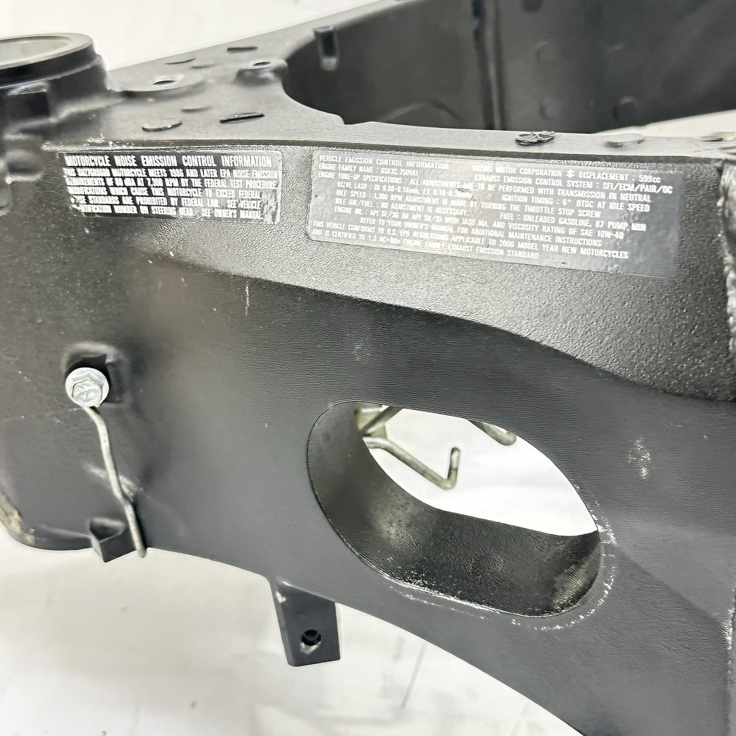 2006 2007 SUZUKI GSXR 600 GSXR 750 MAIN FRAME BODY CHASSIS BLACK STOCK