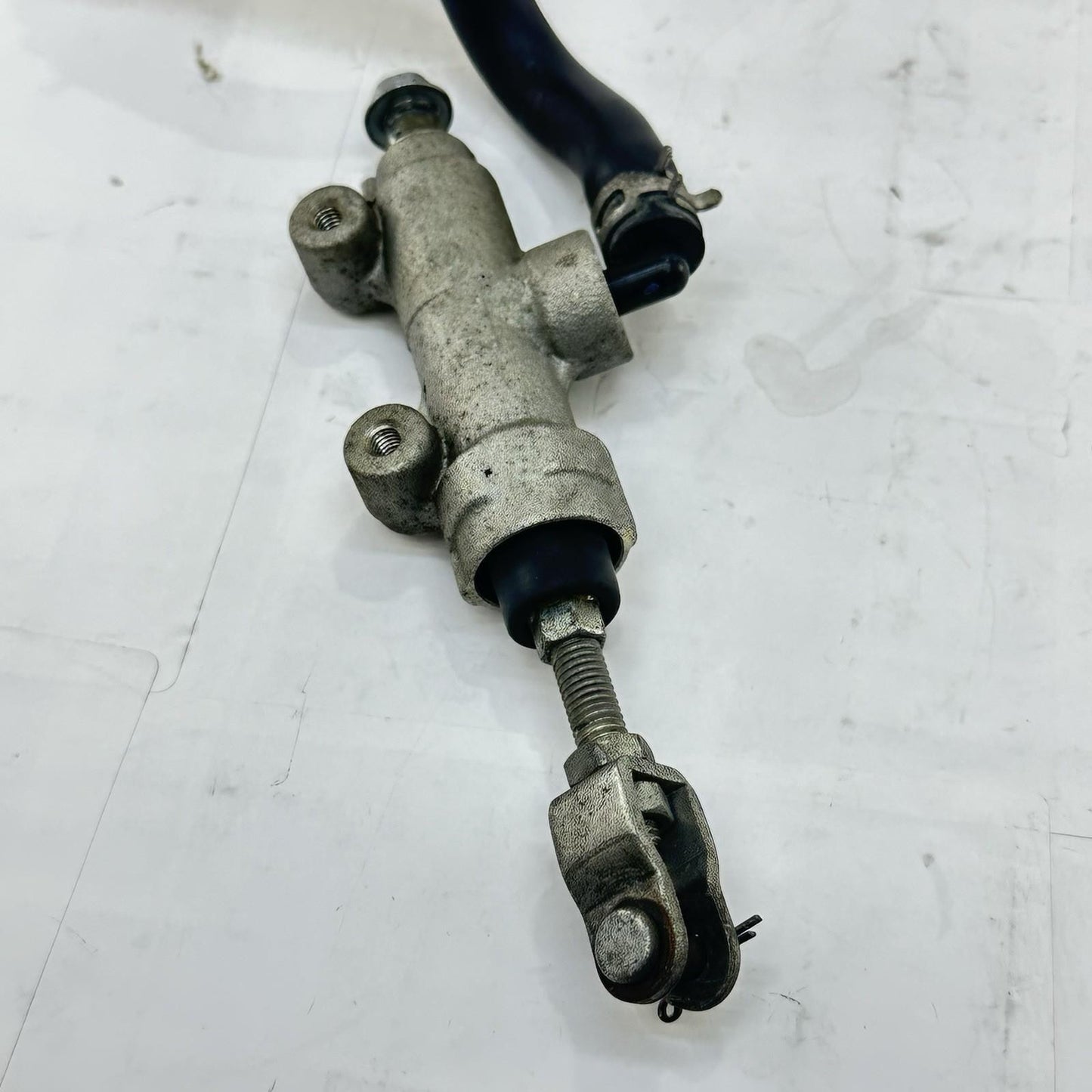 2006 2007 SUZUKI GSXR 600 GSXR 750 REAR BRAKE MASTER CYLINDER RESERVOIR STOCK