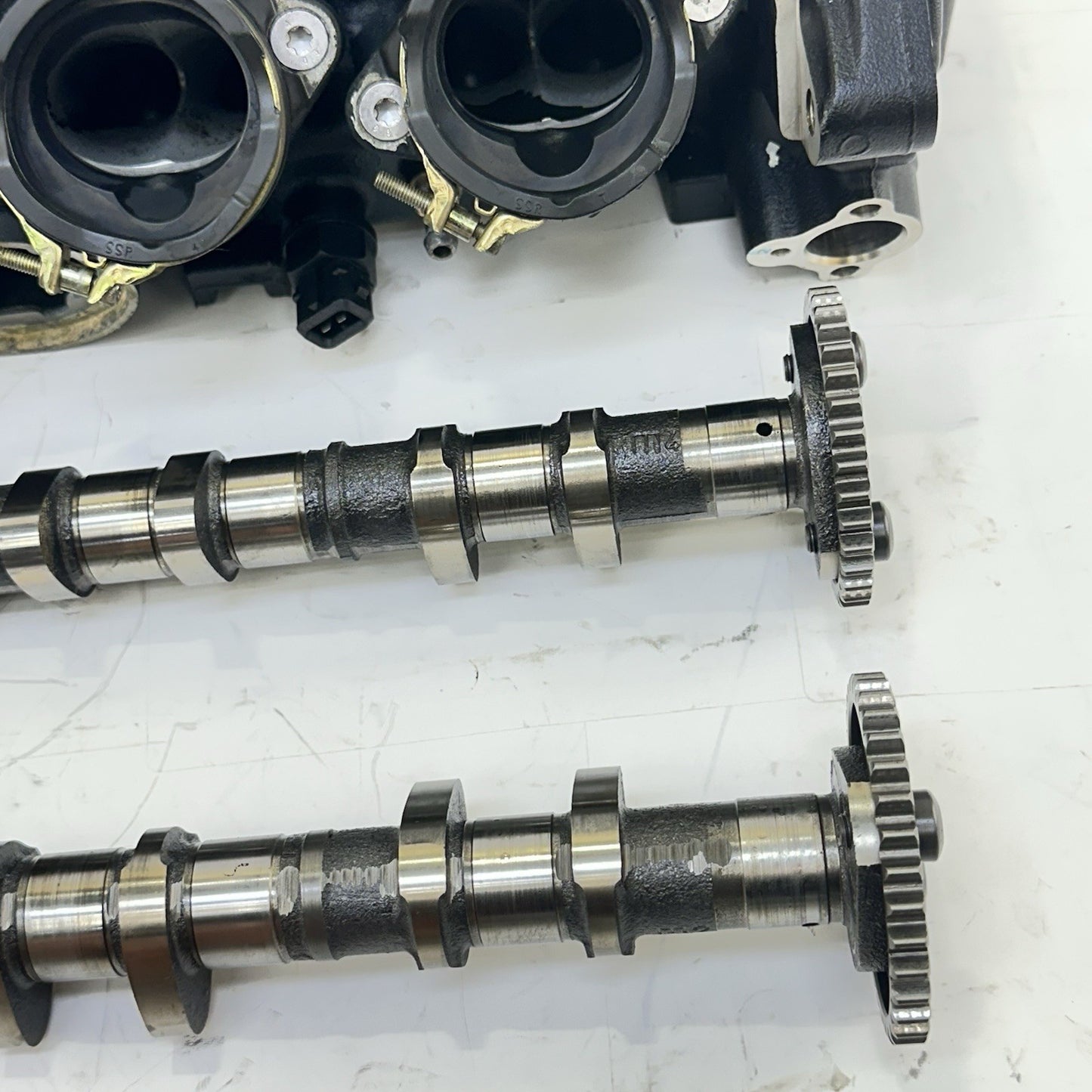 2013 - 2017 TRIUMPH DAYTONA 675R CYLINDER HEAD CAMSHAFT TOP END RODS COVER STOCK