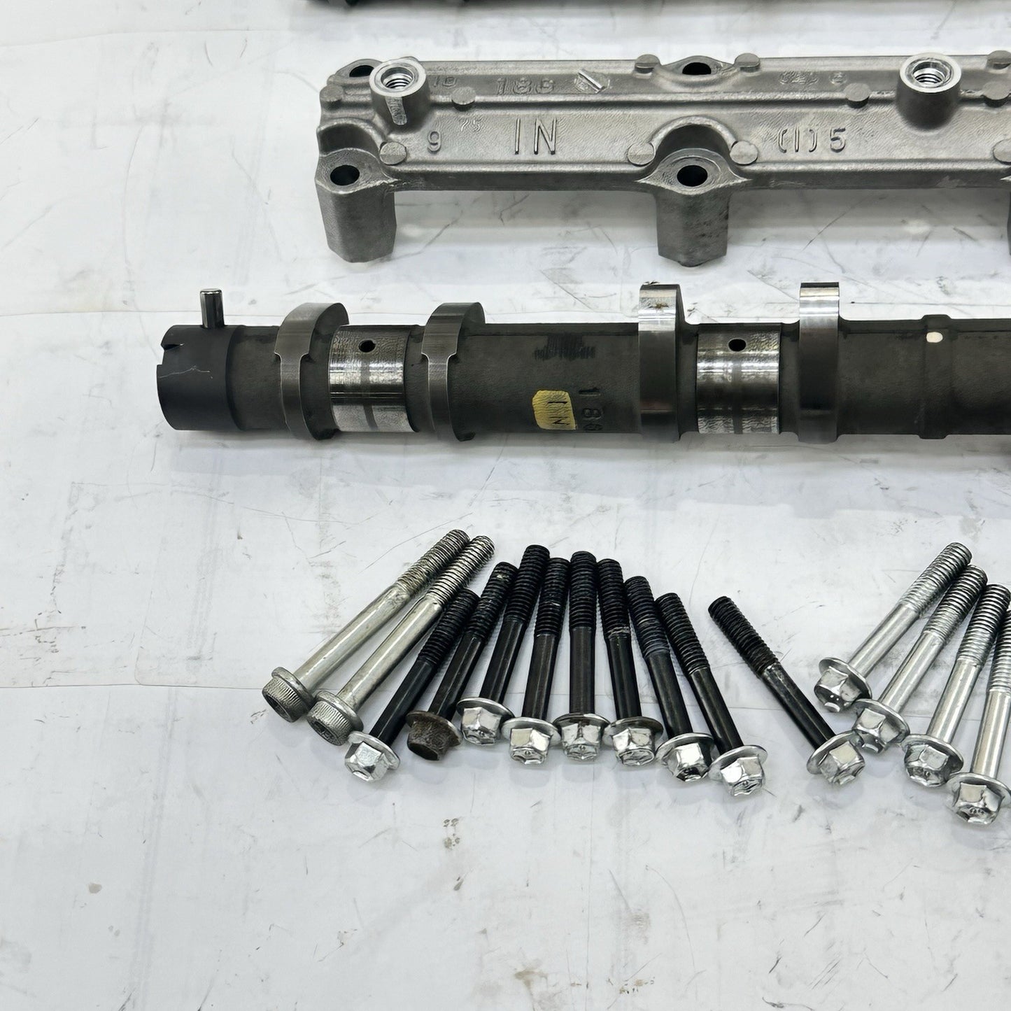 2007 - 2008 SUZUKI GSXR 1000 CYLINDER HEAD TOP END ENGINE VALVE COVER CAMSHAFT