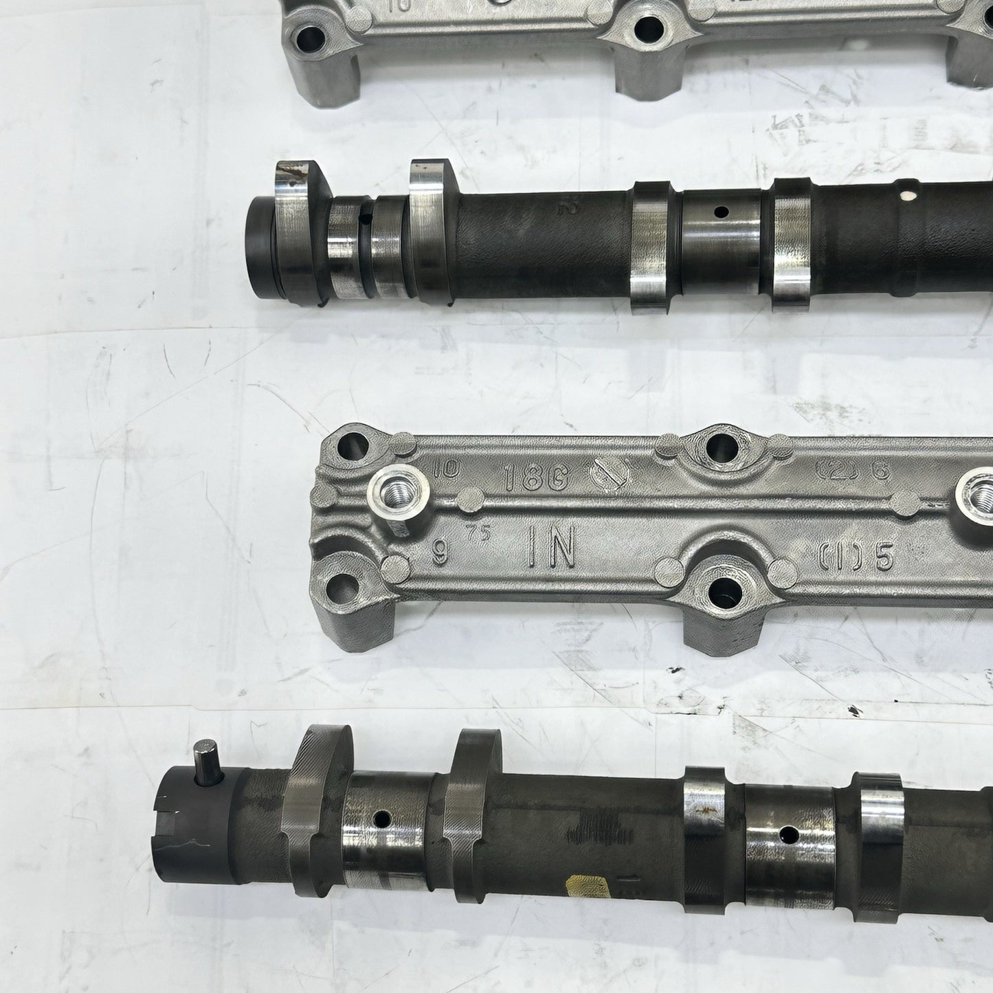 2007 - 2008 SUZUKI GSXR 1000 CYLINDER HEAD TOP END ENGINE VALVE COVER CAMSHAFT