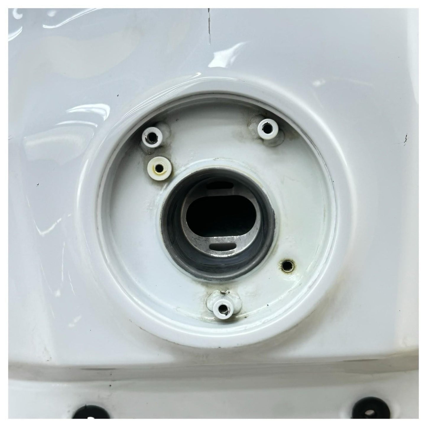 2016 - 2020 KAWASAKI NINJA ZX10R FUEL TANK GAS PETROL RESERVOIR WHITE *DENTED*