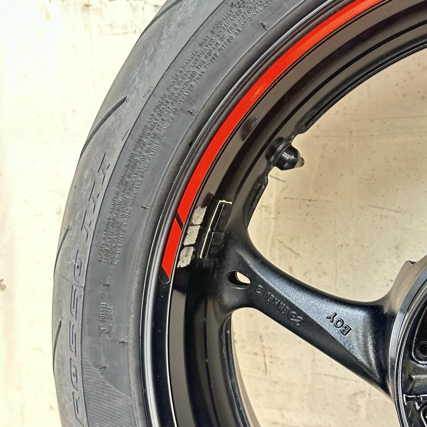 2011 - 2022 SUZUKI GSXR 600 GSXR 750 REAR WHEEL BACK RIM TIRE RUBBER BLACK OEM