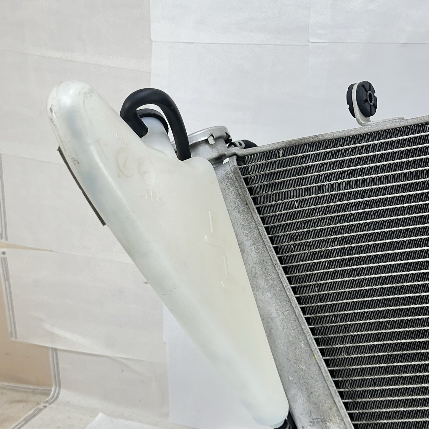 2011 - 2026 SUZUKI GSXS 600 GSXR 750 RADIATOR ENGINE MOTOR COOLING FAN TANK