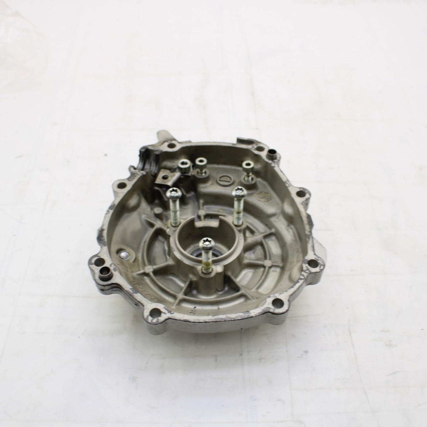 2015 - 2019 YAMAHA YZF R1 STATOR COVER MAGNETO ALTERNATOR GENERATOR SILVER MOTOR