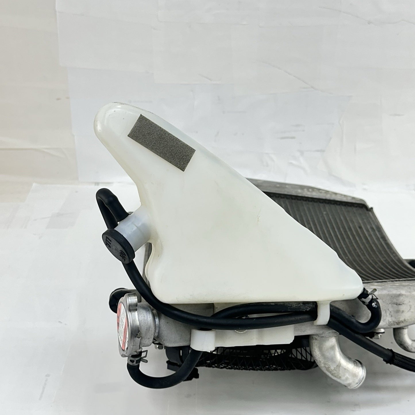 2011 - 2026 SUZUKI GSXS 600 GSXR 750 RADIATOR ENGINE MOTOR COOLING FAN TANK