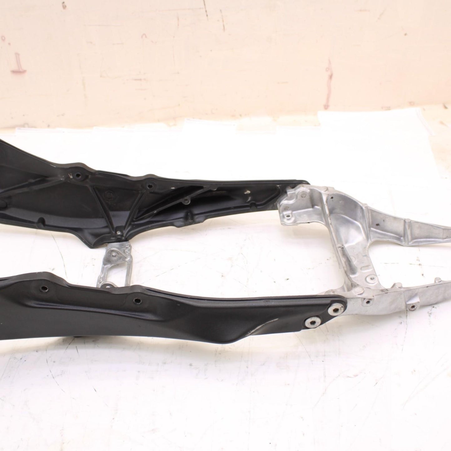 2011 - 2015 KAWASAKI NINJA ZX10R SUB FRAME REAR CHASSIS MOUNT BACK STOCK OEM