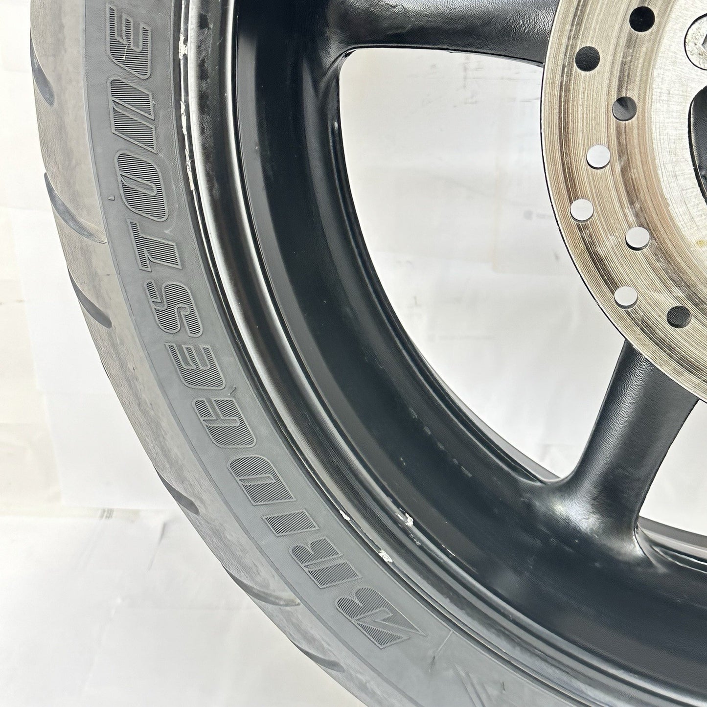 2003 - 2005 YAMAHA YZF R6 REAR WHEEL RIM TIRE RUBBER BACK BRAKE DISC ROTOR BLACK
