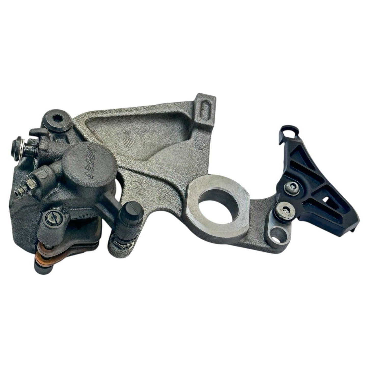 2015 - 2019 YAMAHA YZF R1 REAR BRAKE CALIPER MOUNT BRACKET BACK PADS NISSIN