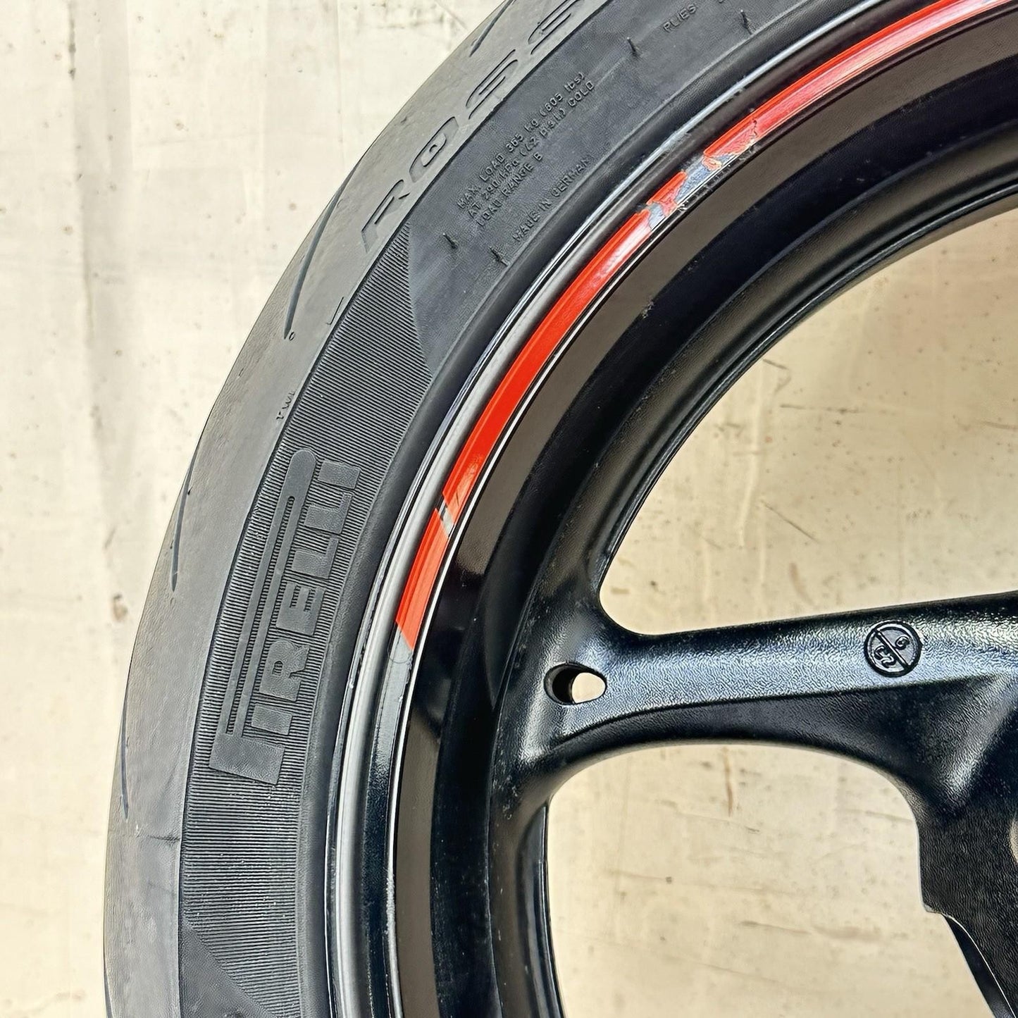 2011 - 2022 SUZUKI GSXR 600 GSXR 750 REAR WHEEL BACK RIM TIRE RUBBER BLACK OEM