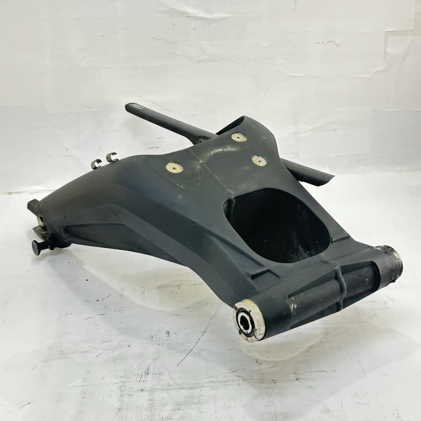 2013 - 2017 TRIUMPH DAYTONA 675R SWINGARM REAR SHOCK BACK WHEEL FRAME BLACK