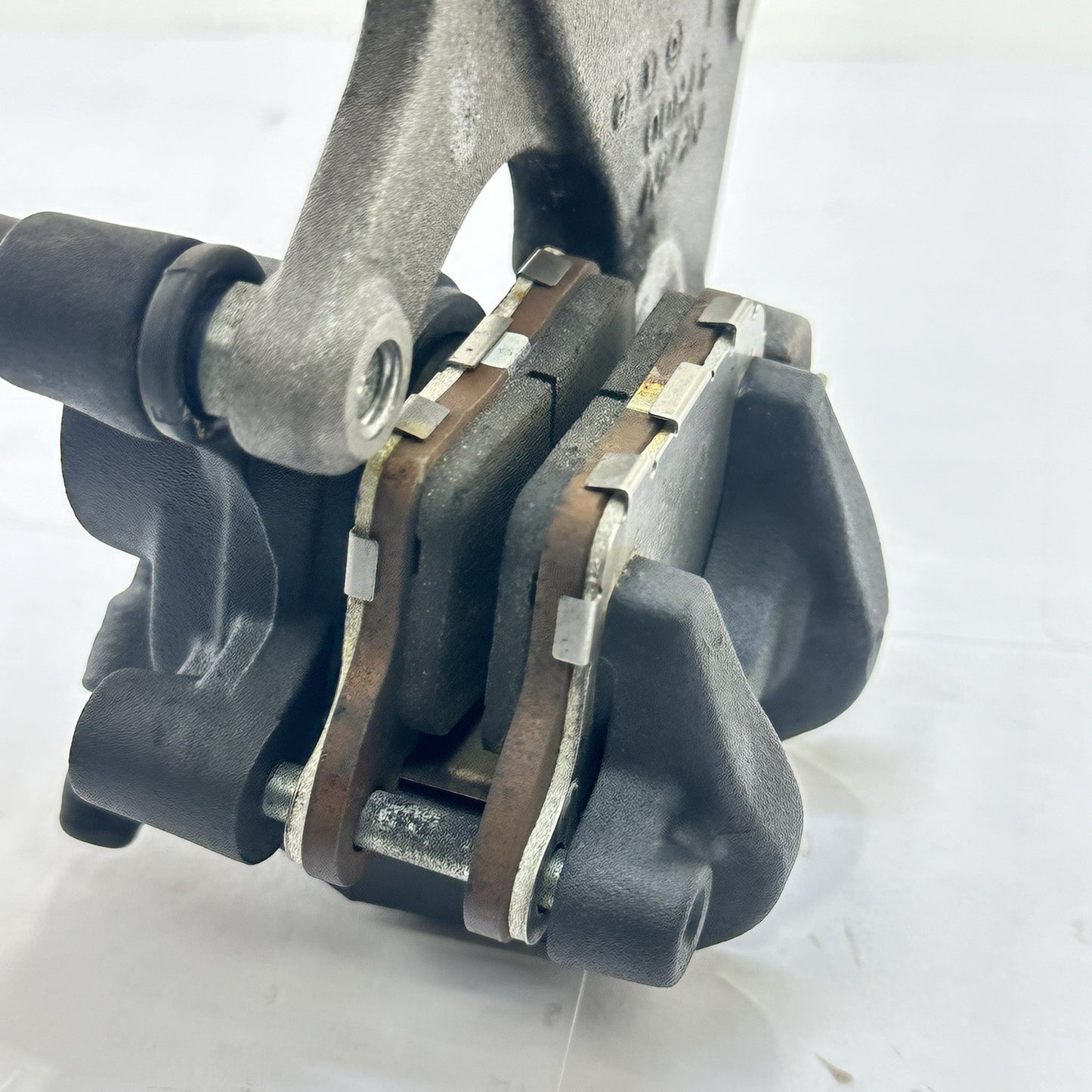2011 - 2026 SUZUKI GSXS 600 GSXR 750 REAR BRAKE CALIPER BACK WHEEL BRACKET