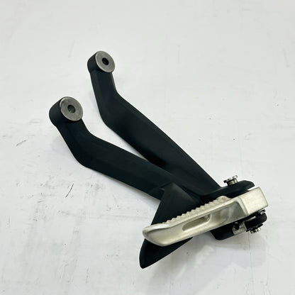 2013 - 2017 TRIUMPH DAYTONA 675R PASSENGER PEGS REAR FOOT REST LEFT RIGHT SET