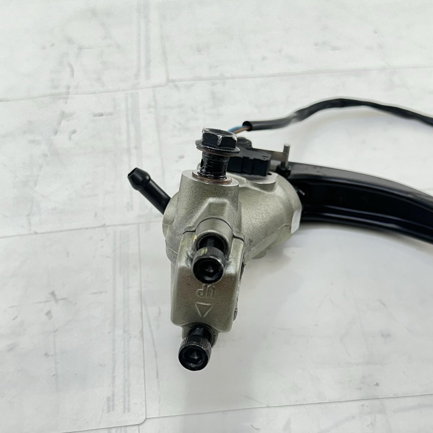 2016 - 2019 DUCATI 959 PANIGALE CLUTCH MASTER CYLINDER LEFT LEVER *DAMAGED*