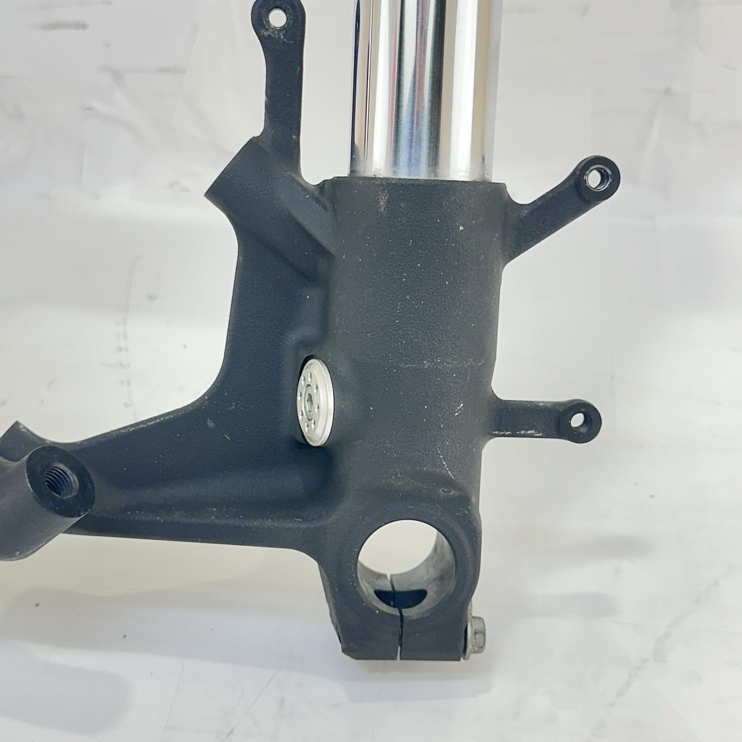 2011 - 2026 SUZUKI GSXS 600 GSXR 750 FRONT FORKS LOWER TRIPLE TREE LEGS TUBES