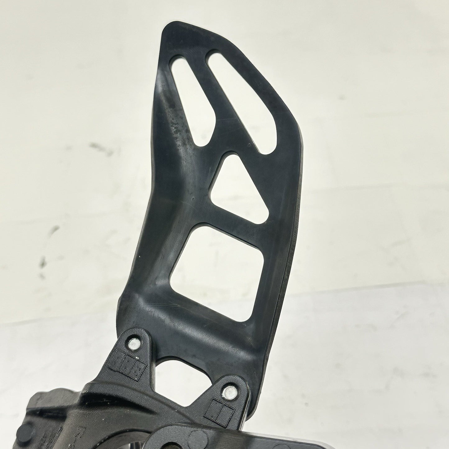 2011 - 2026 SUZUKI GSXS 600 GSXR 750 LEFT REAR SET FOOT LEG REST PEG BLACK