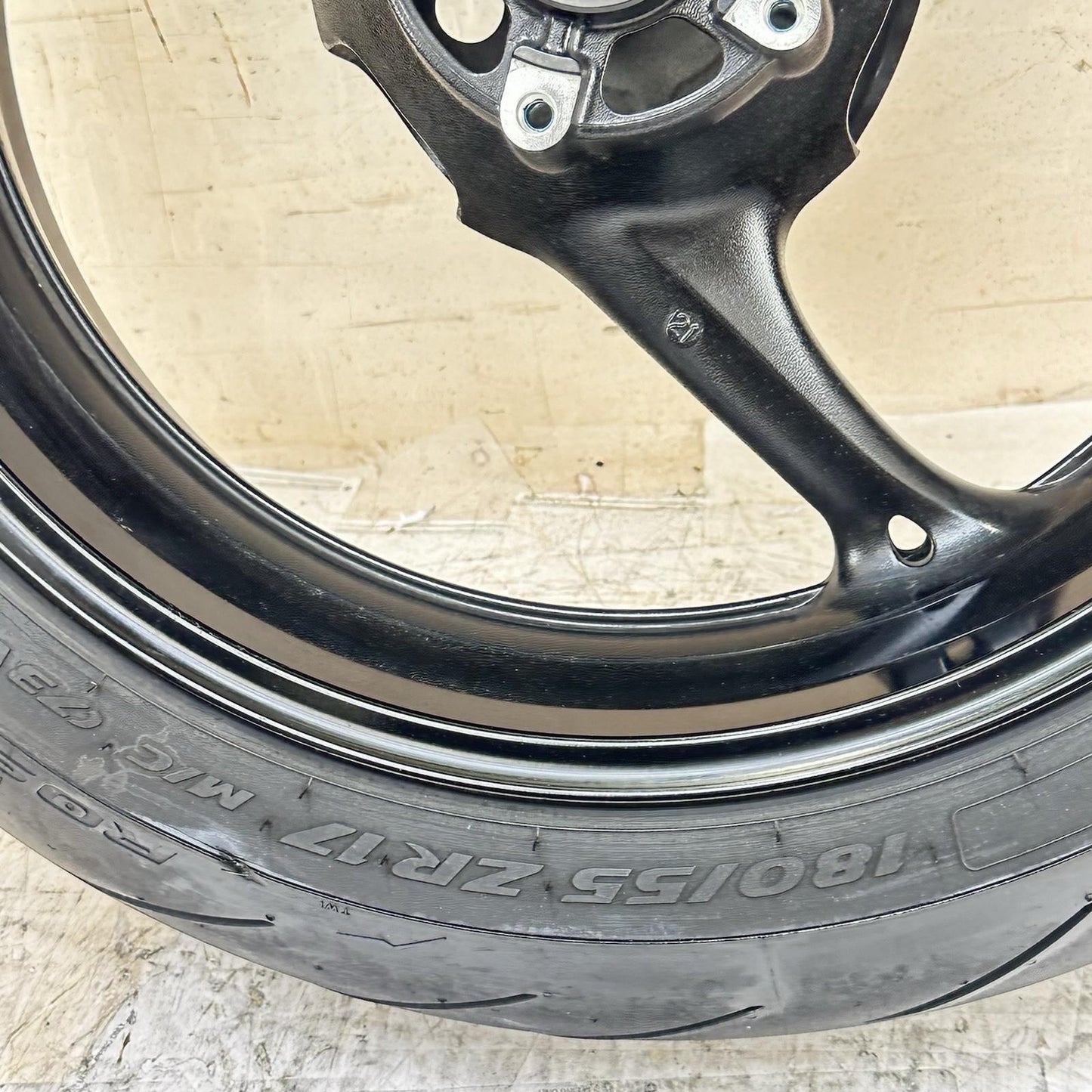 2011 - 2022 SUZUKI GSXR 600 GSXR 750 REAR WHEEL BACK RIM TIRE RUBBER BLACK OEM