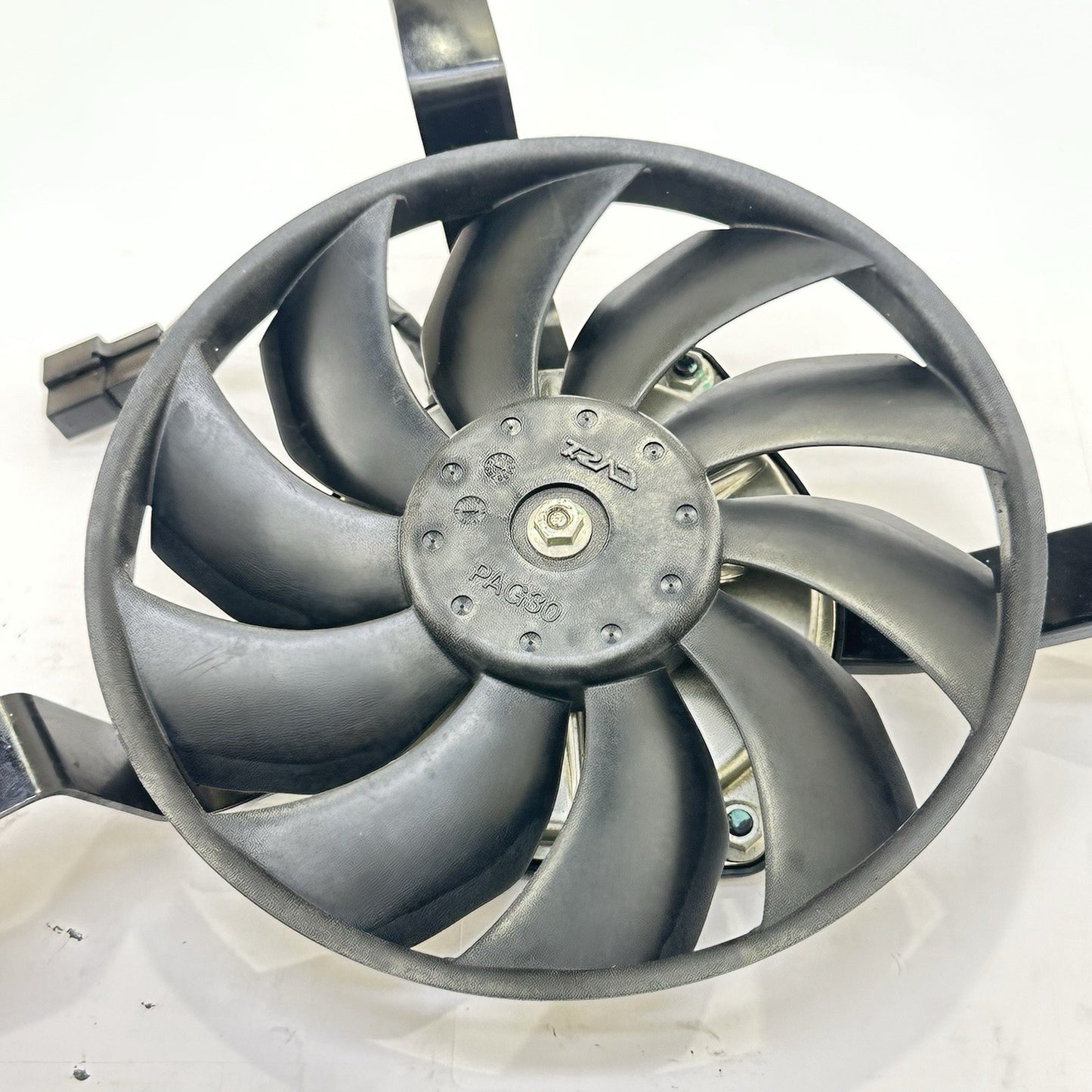 2013 - 2017 TRIUMPH DAYTONA 675R RADIATOR FAN ENGINE MOTOR COOLER BOLTS