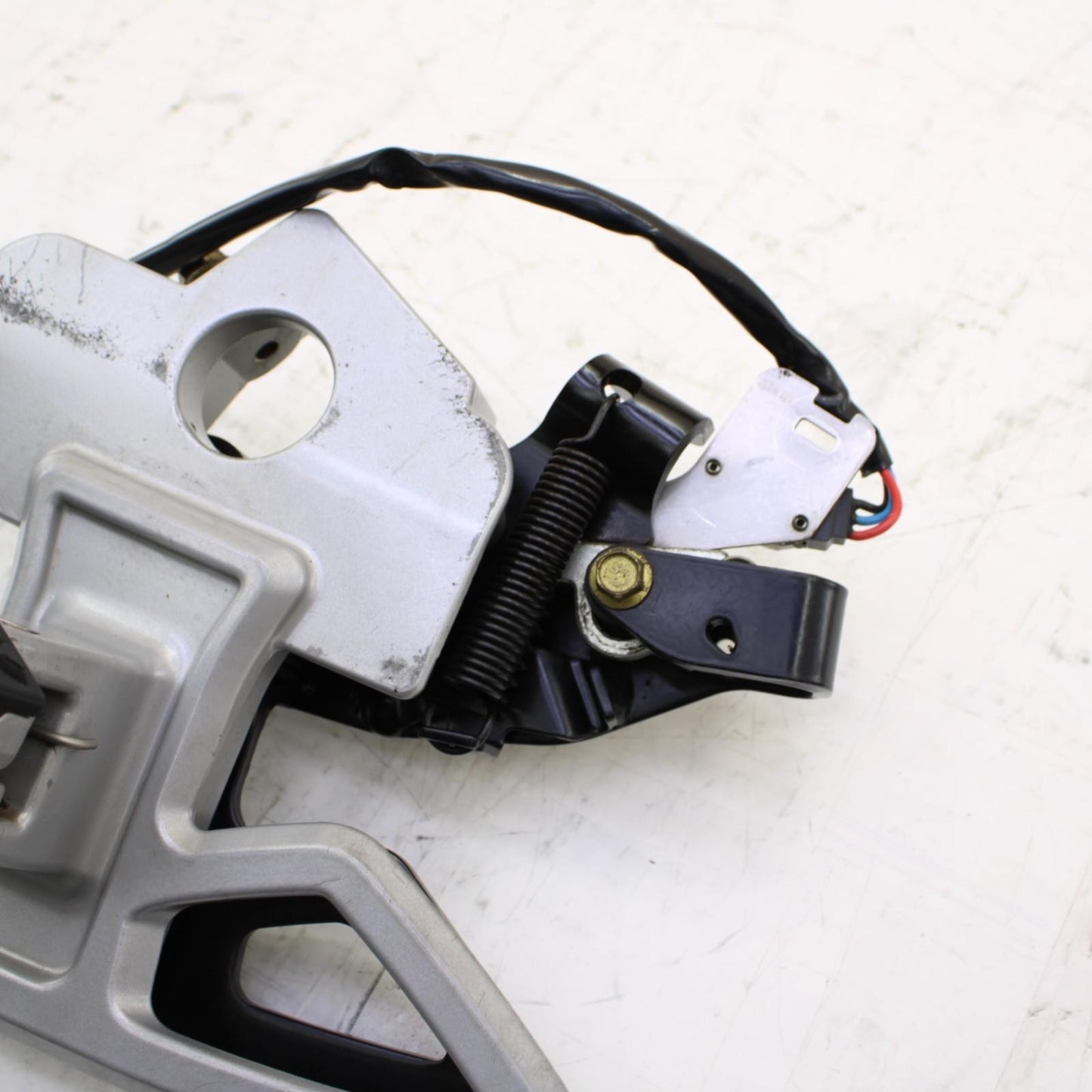 2008 2009 CAN-AM SPYDER GS LEFT REARSET BRAKE PEDAL FOOT PEG BRACKET SILVER