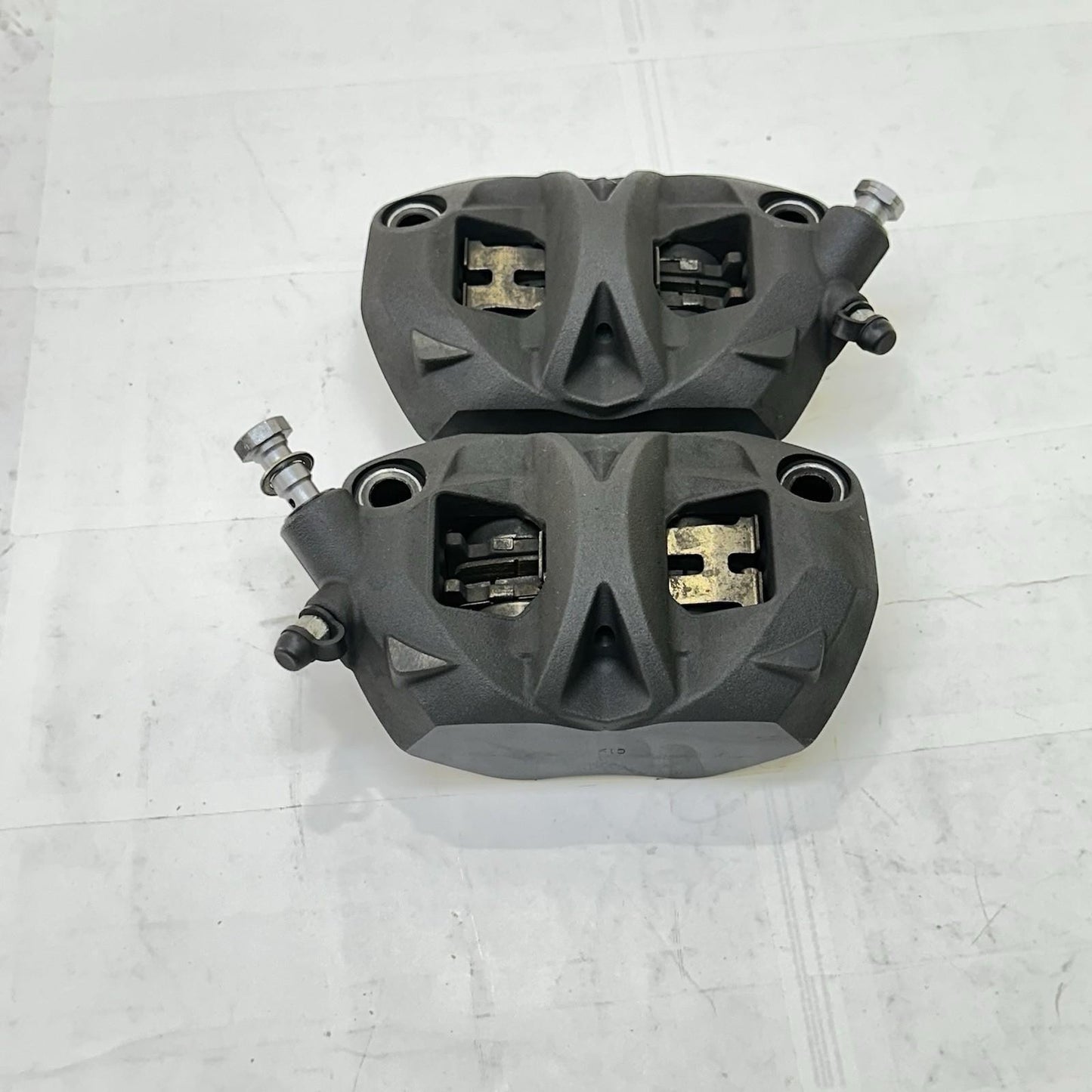 2013 - 2017 TRIUMPH DAYTONA 675 FRONT BRAKE CALIPERS LEFT RIGHT SET PAIR OEM