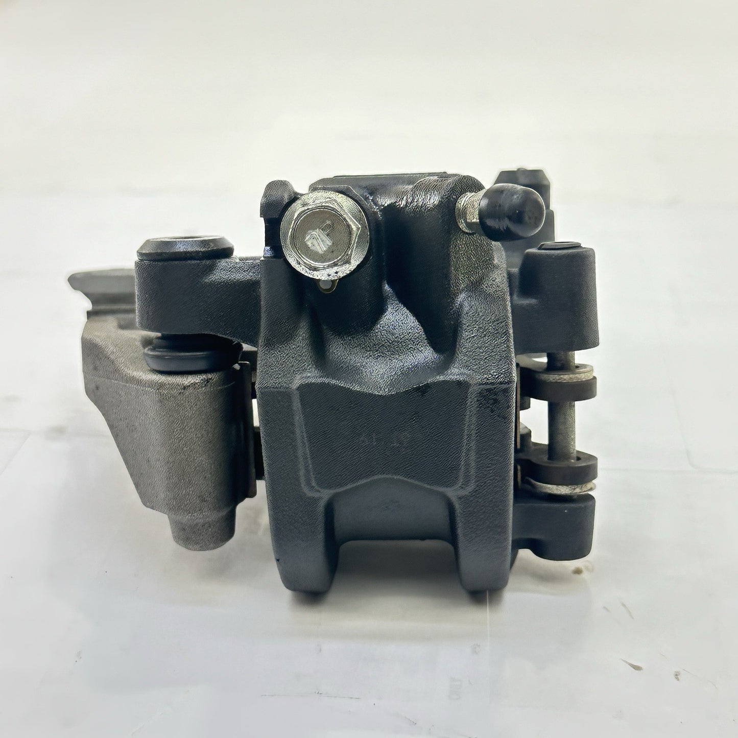 2011 - 2026 SUZUKI GSXS 600 GSXR 750 REAR BRAKE CALIPER BACK WHEEL BRACKET
