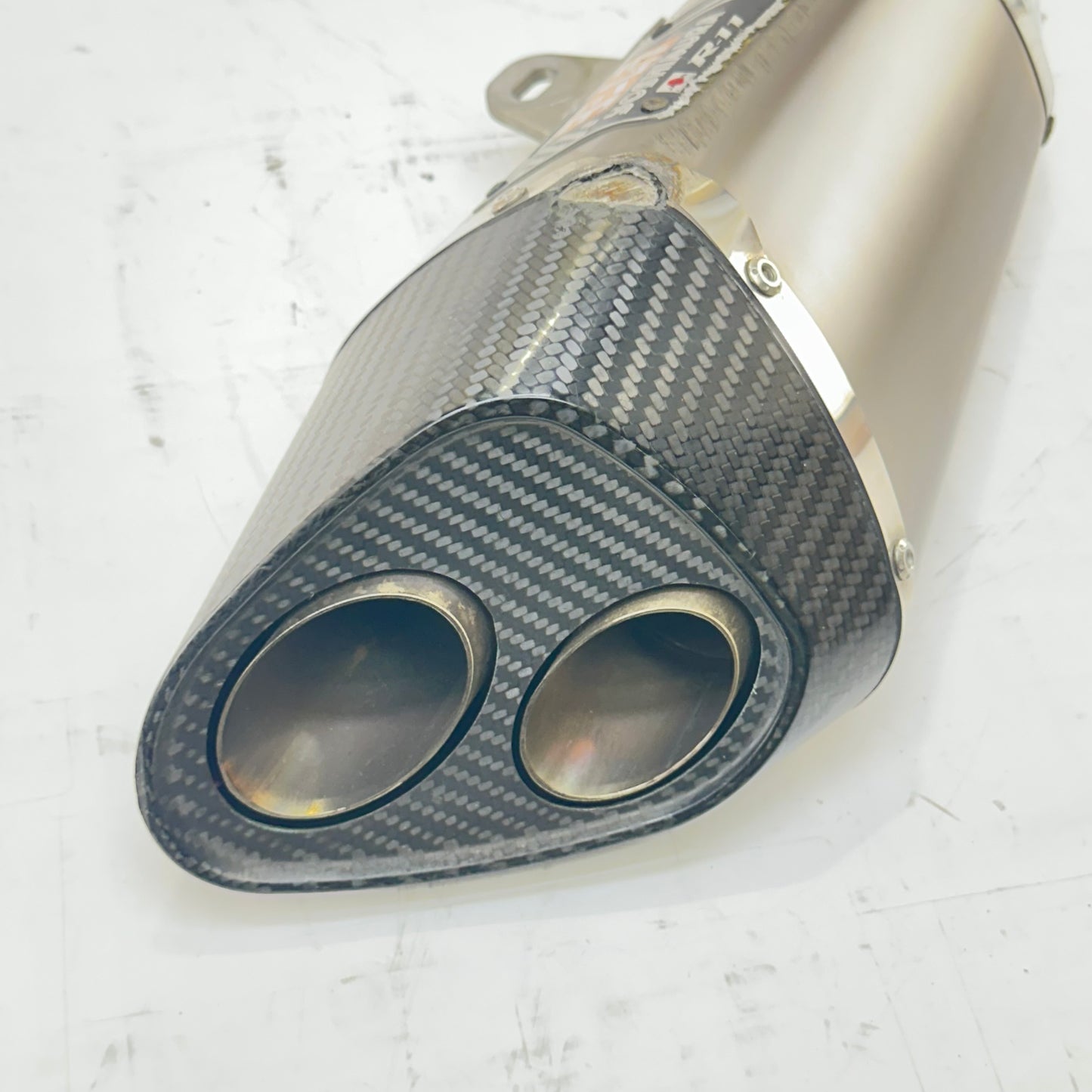 2011 - 2026 SUZUKI GSXS 600 GSXR 750 EXHAUST MUFFLER PIPE YOSHIMURA *SCUFFED*