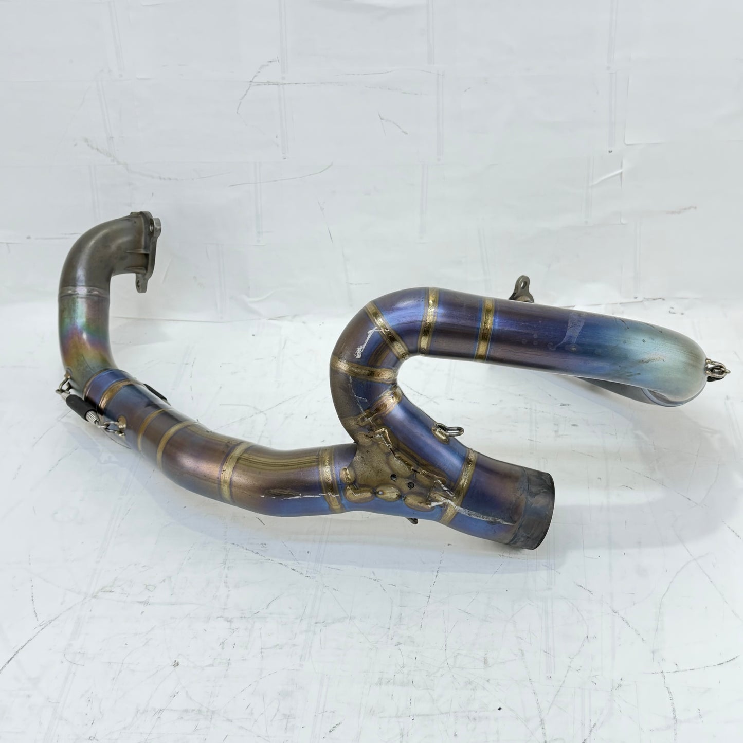 2014 - 2016 KTM 1290 SUPER DUKE R EXHAUST MUFFLER PIPE HEADER MANIFOLD AKRAPOVIC