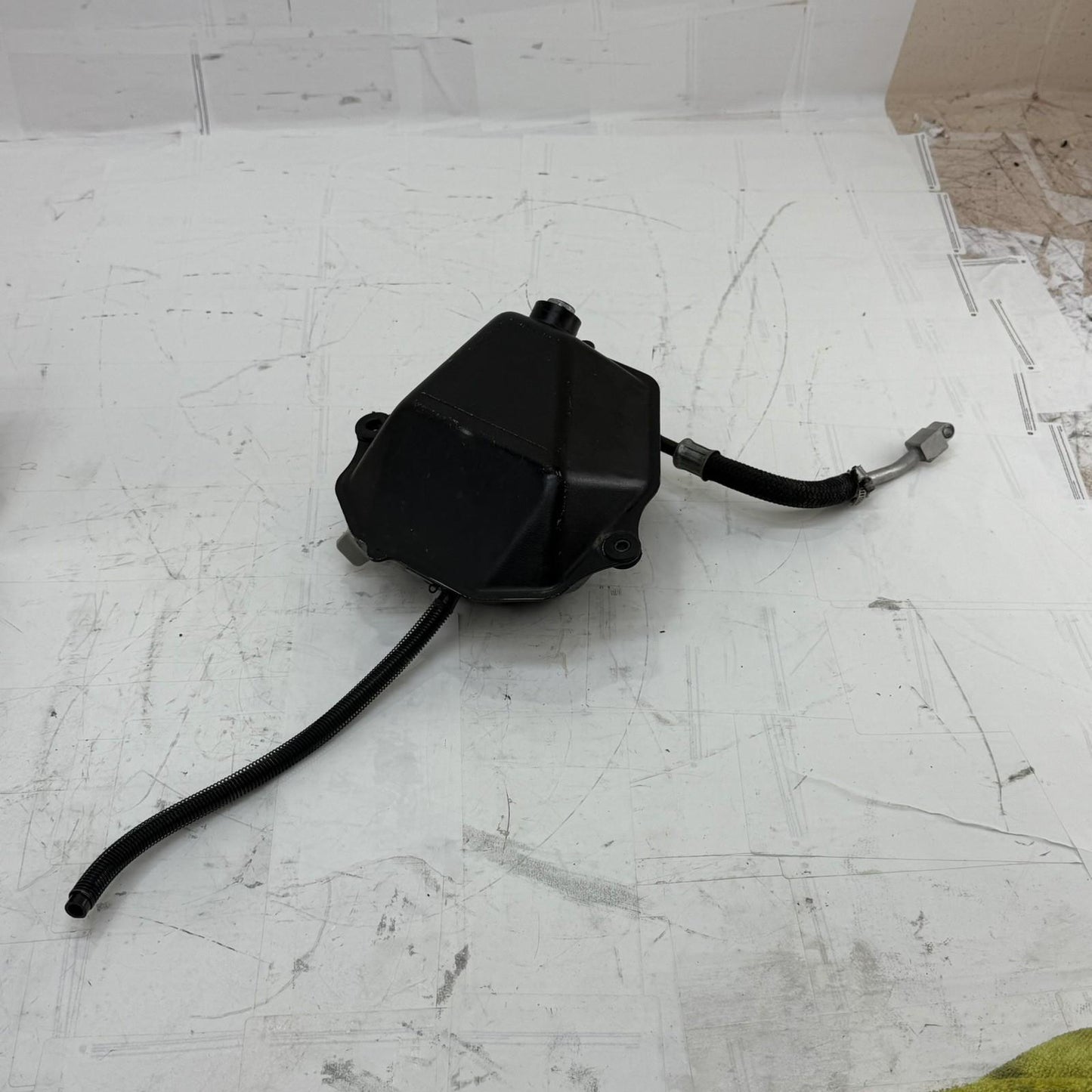 2004 - 2009 YAMAHA YFZ450 OIL TANK Recovery Expansion Reservoir Line Dip