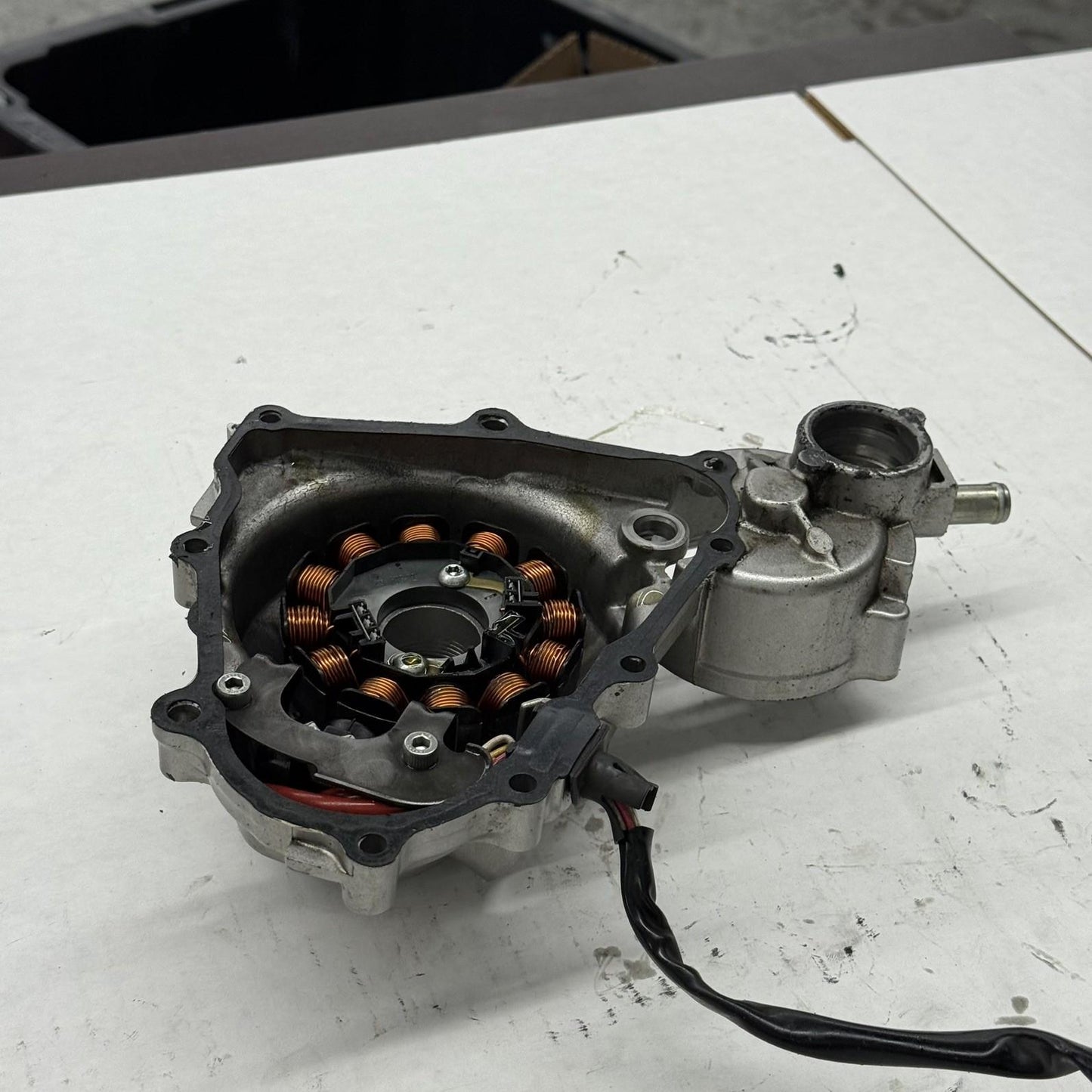 2004 - 2009 YAMAHA YFZ 450 STATOR GENERATOR W/ COVERS STOCK SILVER