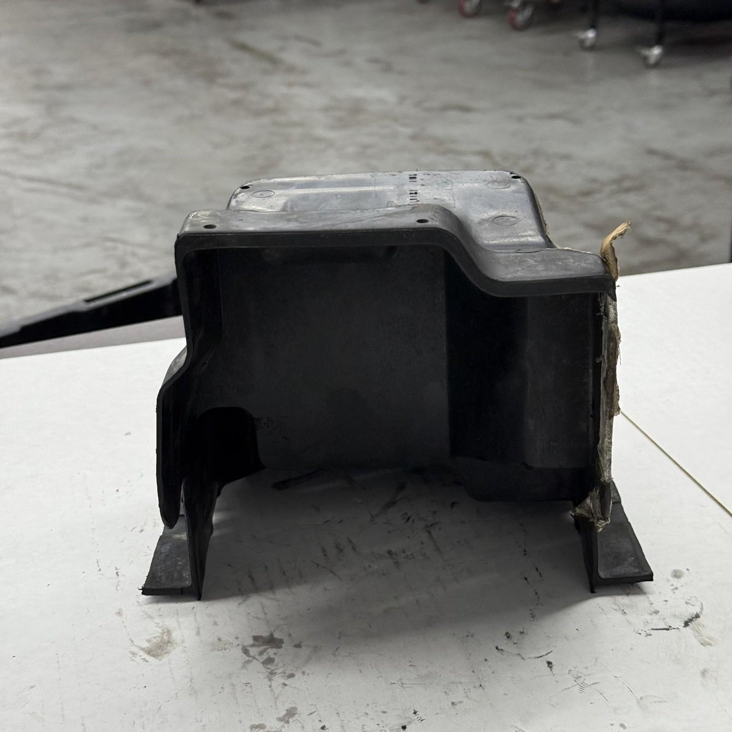 2004 - 2009 YAMAHA YFZ 450 BATTERY TRAY BOX PLASTIC STOCK