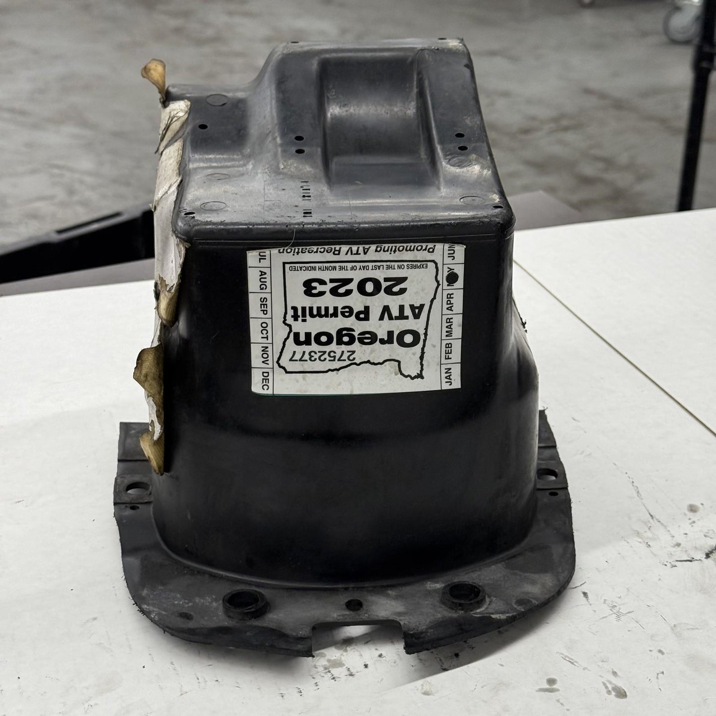 2004 - 2009 YAMAHA YFZ 450 BATTERY TRAY BOX PLASTIC STOCK