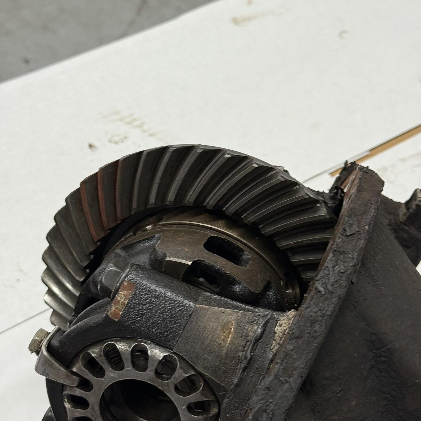 1995 - 2004 Toyota Tacoma REAR Differential Carrier B03A E LOCKER *NO SERVO*