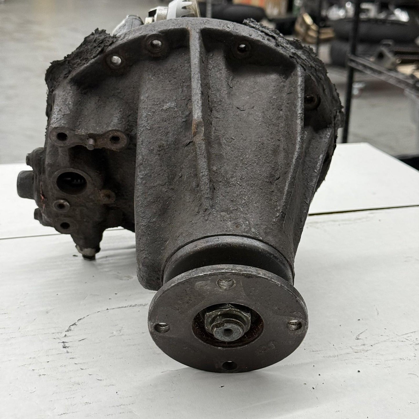 1995 - 2004 Toyota Tacoma REAR Differential Carrier B03A E LOCKER *NO SERVO*