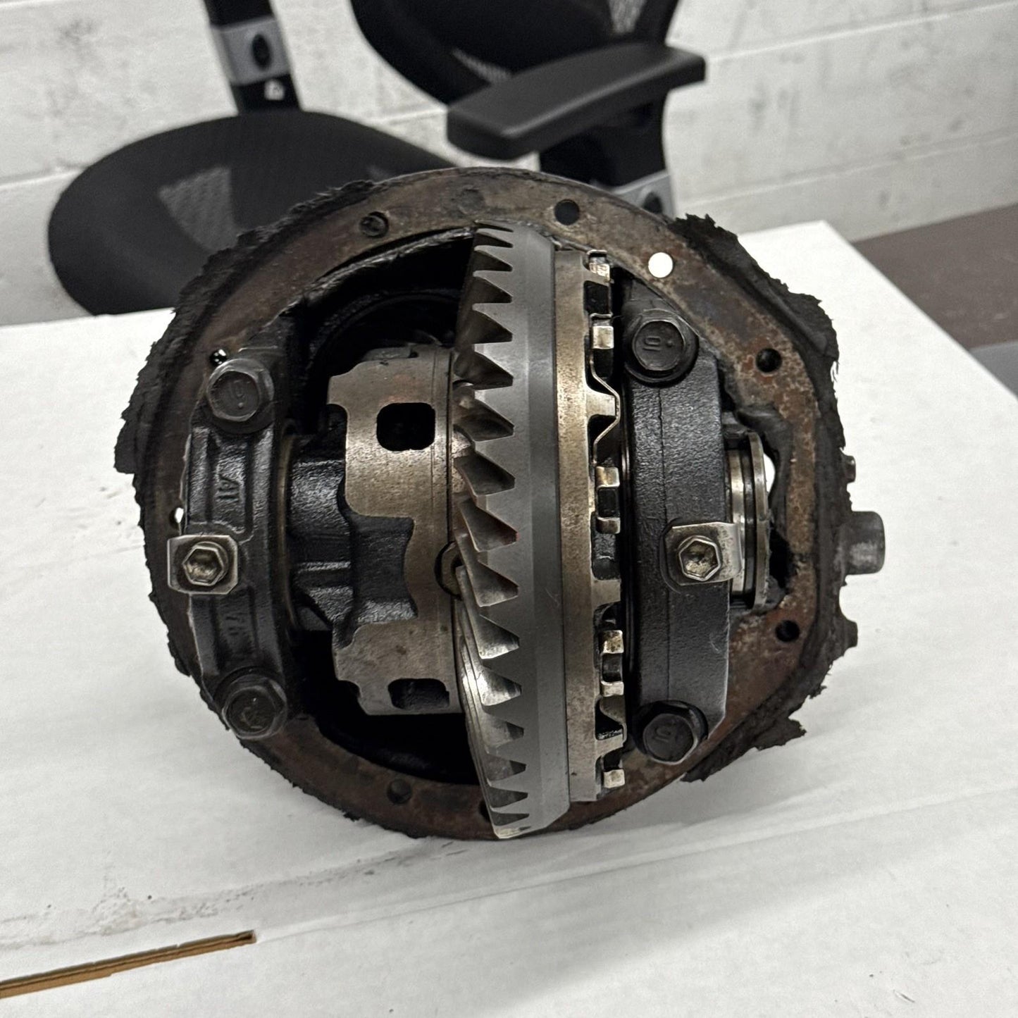1995 - 2004 Toyota Tacoma REAR Differential Carrier B03A E LOCKER *NO SERVO*