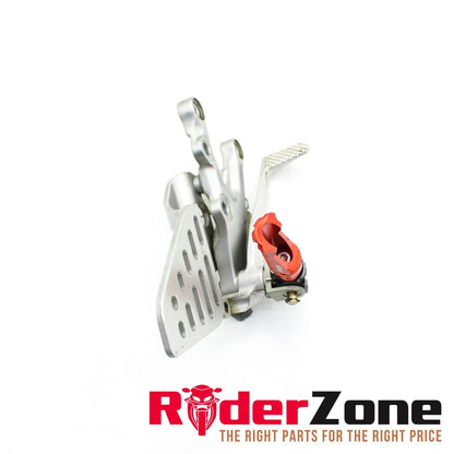 2008 - 2016 YAMAHA YZF R6 RIGHT REARSET REAR SET DRIVER FOOT PEG REST STOP