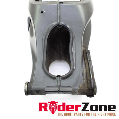 2003 - 2005 YAMAHA 06-09 R6S SUSPENSIÓN TRASERA BRAZO OSCILANTE TRASERO NEGRO OEM 