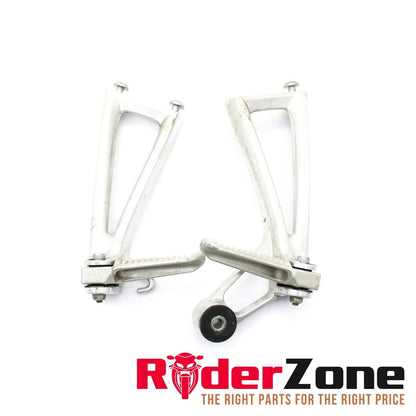 2003 - 2005 YAMAHA 06-09 R6S ESTRIBERAS TRASERAS IZQUIERDAS DEL PASAJERO PLATEADAS 5SL-27440-01-00 