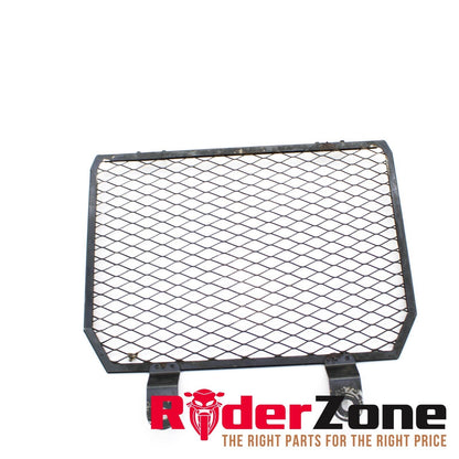 2016 - 2018 YAMAHA YZF R1S OIL COOLER RADIATOR GUARD BLACK STRAIGHT