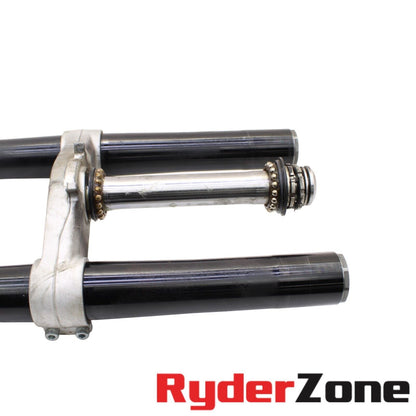 2019 - 2023 KAWASAKI NINJA ZX6R FORKS FRONT SUSPENSION FORK TUBES TRIPLE TREE OE