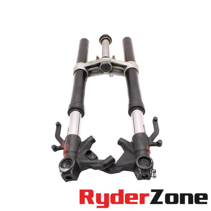 2019 - 2023 KAWASAKI NINJA ZX6R FORKS FRONT SUSPENSION FORK TUBES TRIPLE TREE OE