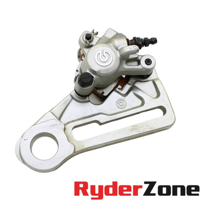 SOPORTE DE PINZA DE FRENO TRASERO BREMBO PLATA KTM 690 SMC 2008 - 2013 