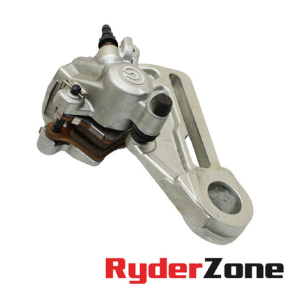 SOPORTE DE PINZA DE FRENO TRASERO BREMBO PLATA KTM 690 SMC 2008 - 2013 