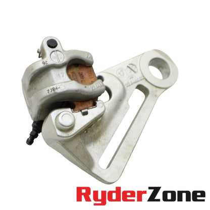 SOPORTE DE PINZA DE FRENO TRASERO BREMBO PLATA KTM 690 SMC 2008 - 2013 