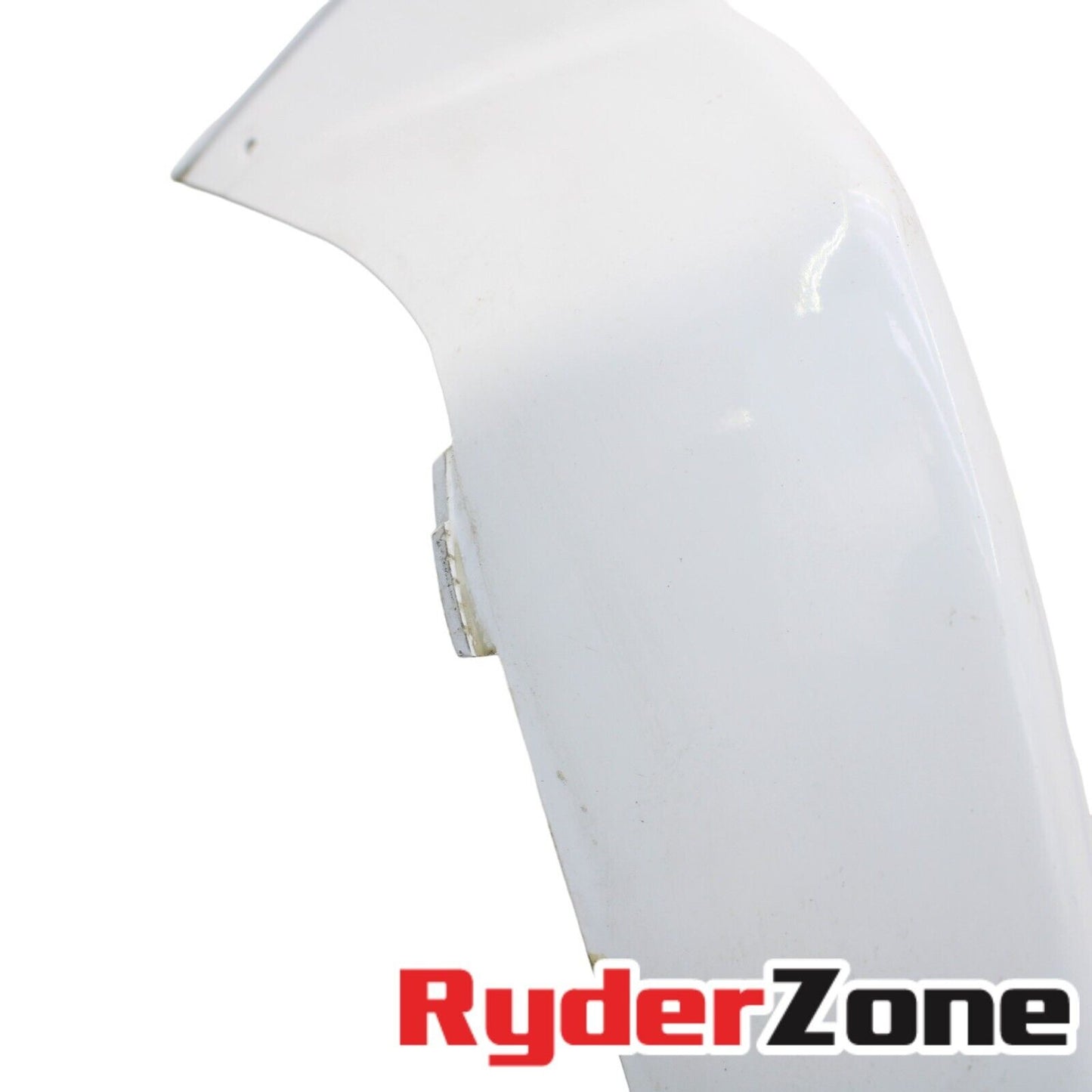 2005 2006 SUZUKI GSXR 1000 REAR RIGHT TAIL FAIRING COWL PLASTIC WHITE STOCK